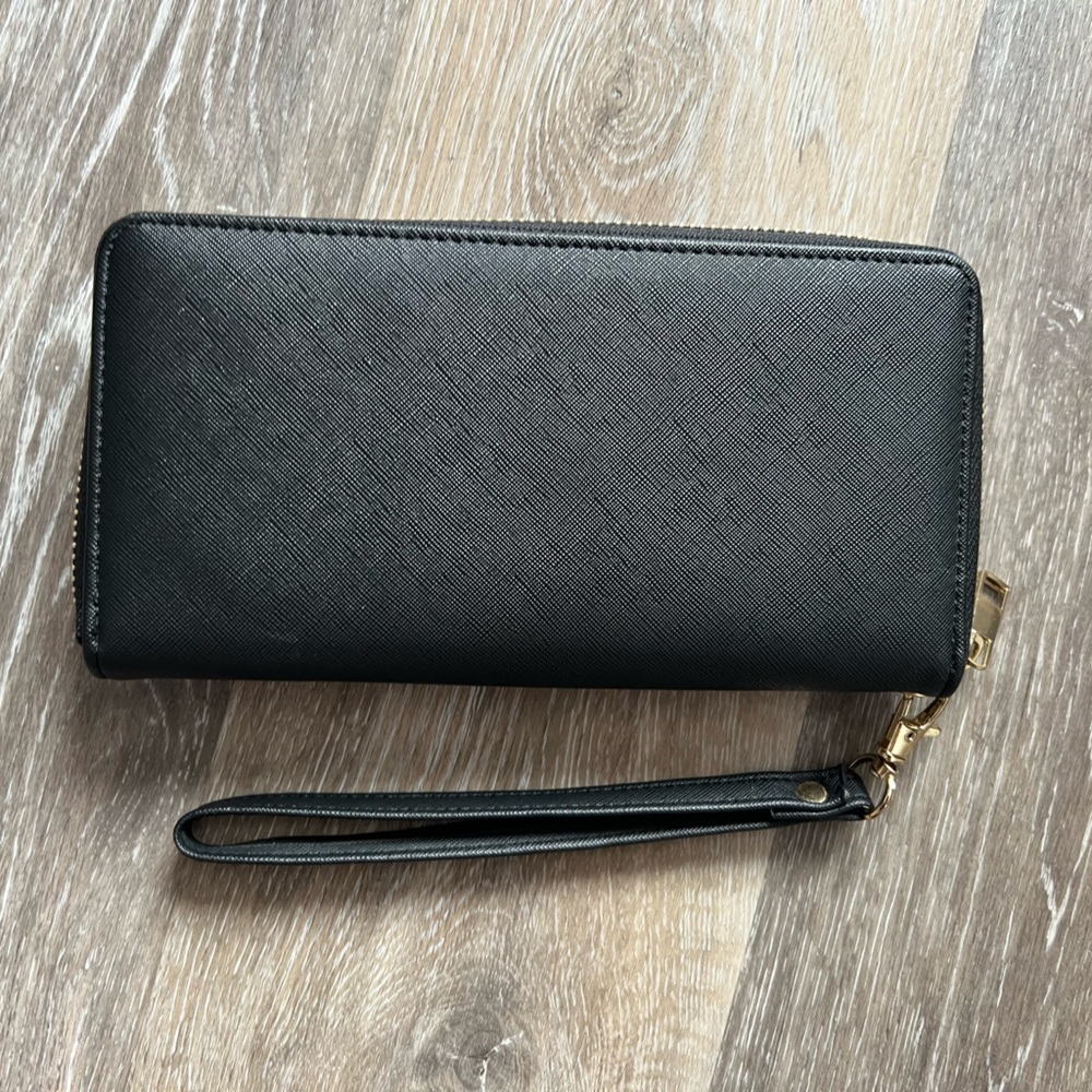 Black Wrsitlet